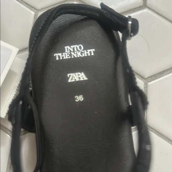 Zara Black T-Strap Sandals with Ankle Closure - Picture 4 of 5